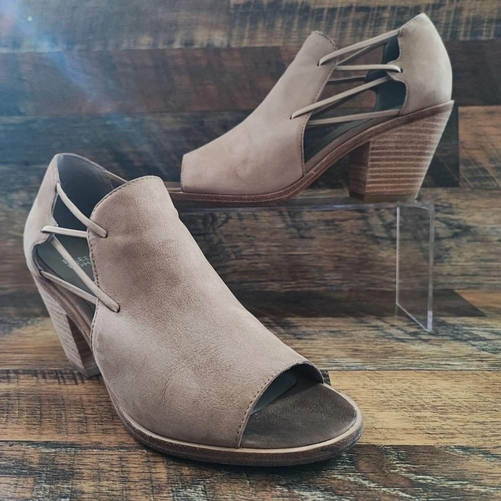 Eileen Fisher Woman's Vero Cuoio Peep Toe Block Heel Booties Size 8